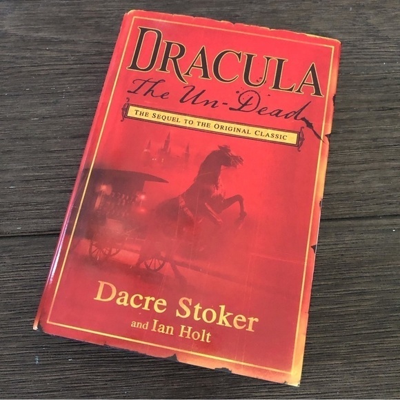 Dracula The Un Dead by: Dacre Stoker & Ian Holt Hardback book - Picture 1 of 6